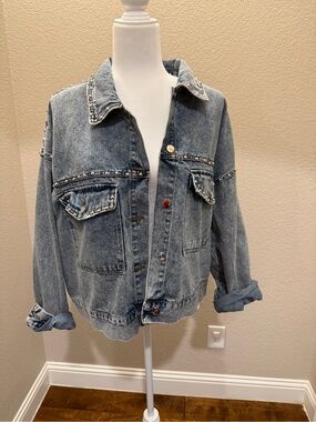 Classic Light Blue Denim Jacket - Women - Vigoss - XL